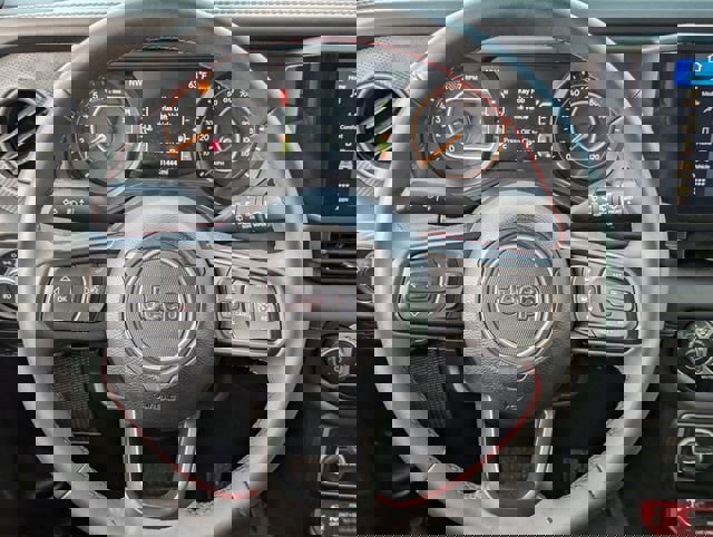 Used 2025 Jeep Wrangler Unlimited Rubicon image 11