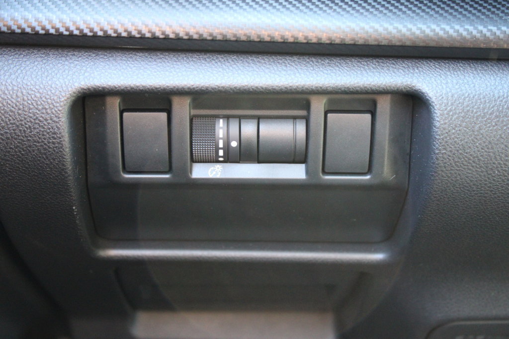 Used 2024 Subaru Crosstrek 2.0i Premium w/ Crosstrek Mirror Package AWD/4WD image 25