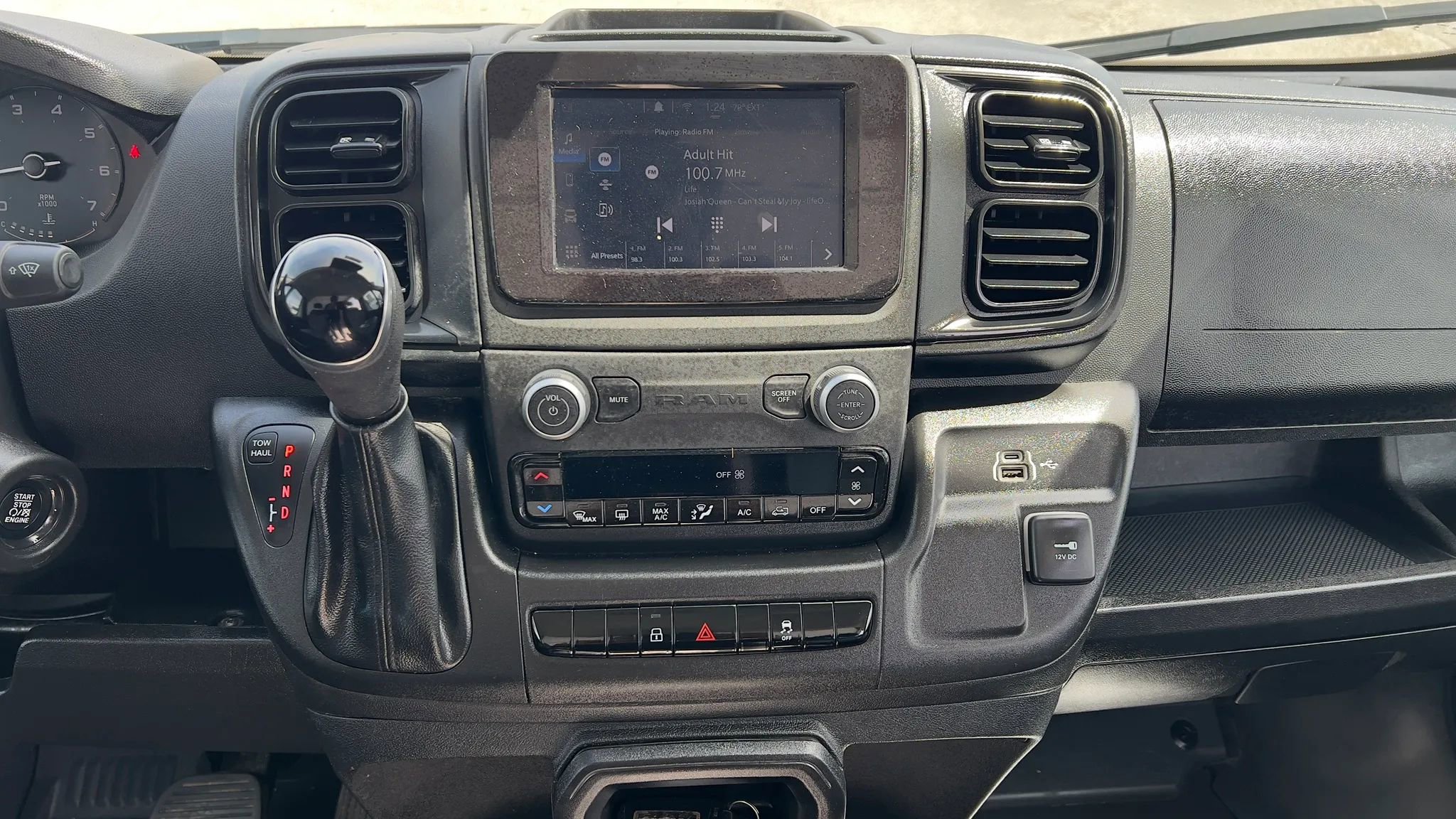 Used 2025 RAM ProMaster 2500 w/ Convenience Group FWD image 20