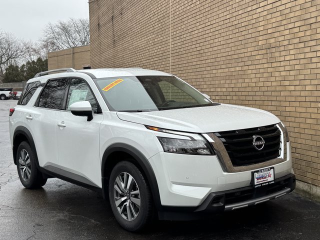 New 2025 Nissan Pathfinder SL AWD/4WD image 2