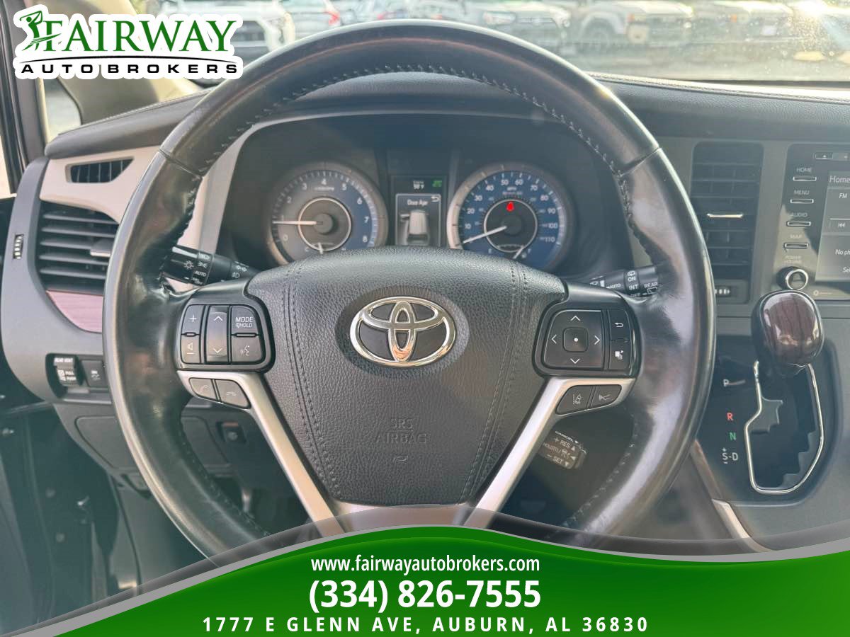 Used 2020 Toyota Sienna Limited Premium w/ Carpet Mat Package AWD/4WD image 18