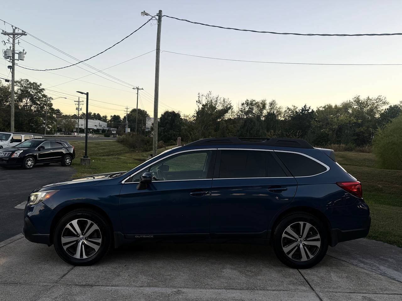 Used 2019 Subaru Outback 2.5i Limited w/ Popular Package #2 AWD/4WD image 2