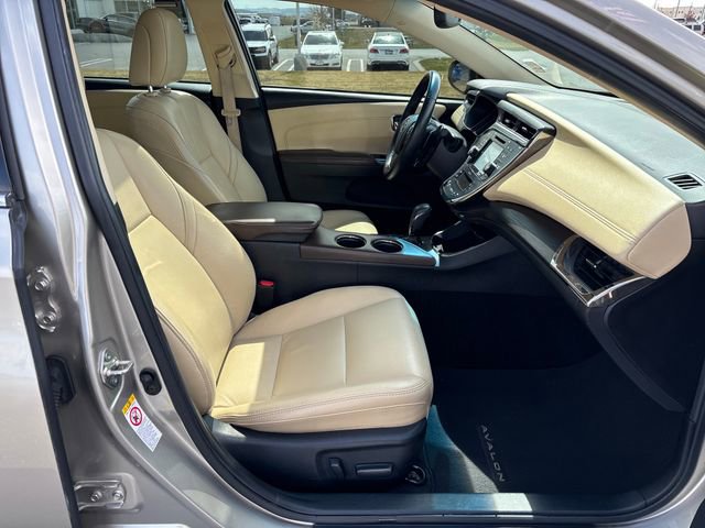 Used 2016 Toyota Avalon XLE Plus FWD image 22