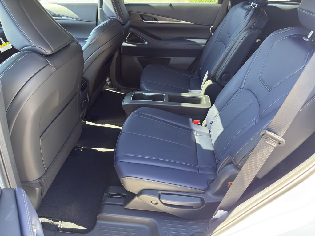 New 2026 INFINITI QX60 Sport image 10