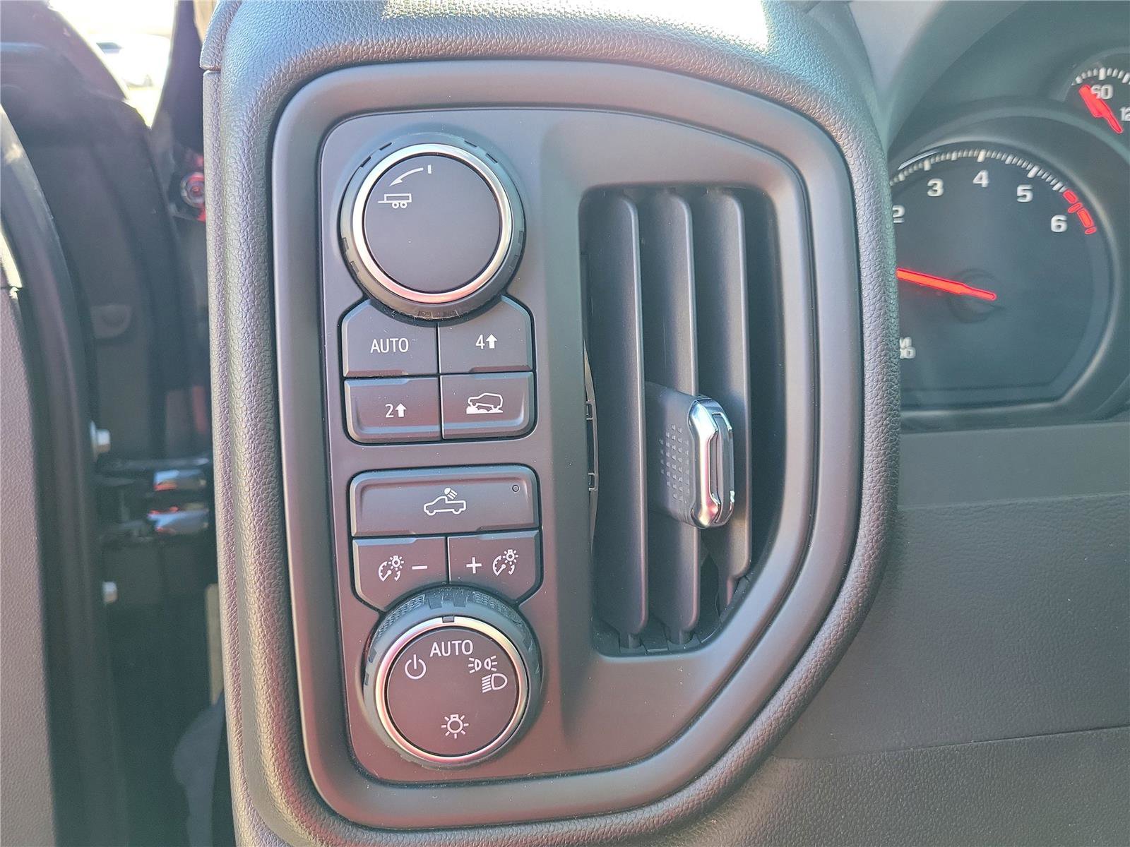 Used 2023 Chevrolet Silverado 1500 Custom image 20