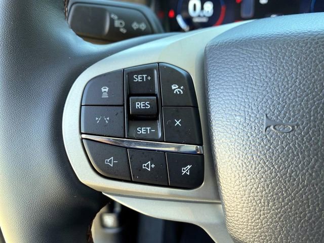 Used 2026 Ford Explorer Active AWD/4WD image 18