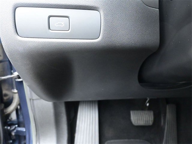 Certified 2023 Volvo XC60 B5 Ultimate FWD image 17