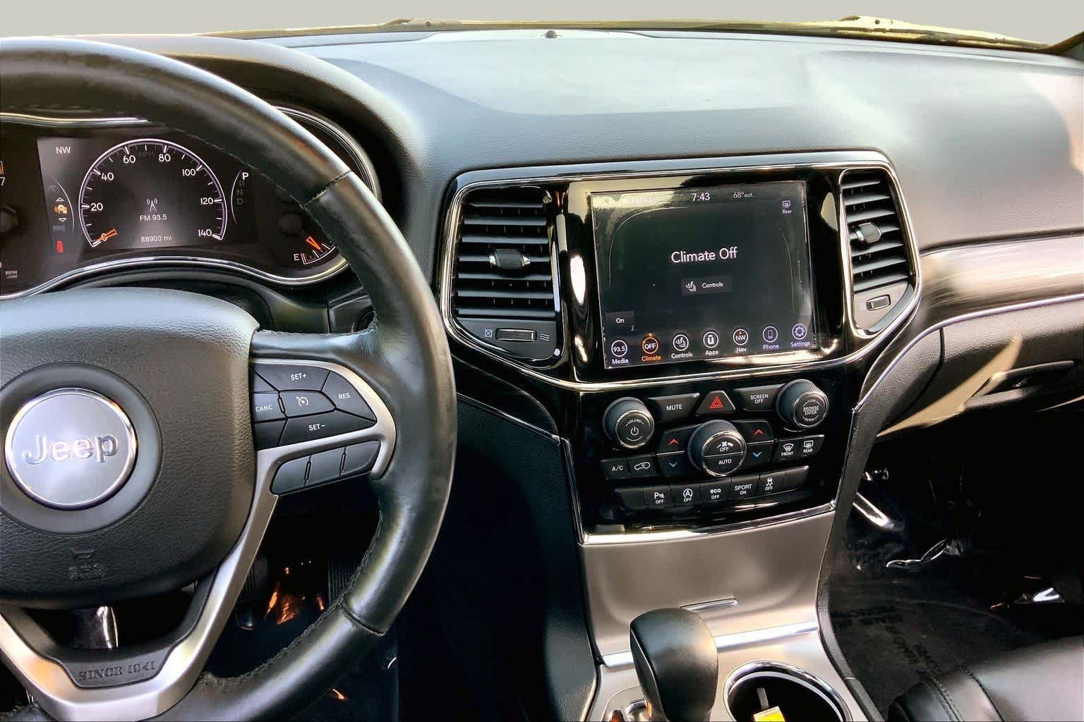 Used 2019 Jeep Grand Cherokee Limited AWD/4WD image 7