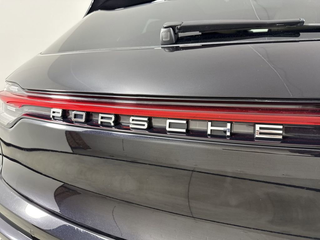 Certified 2024 Porsche Macan image 19
