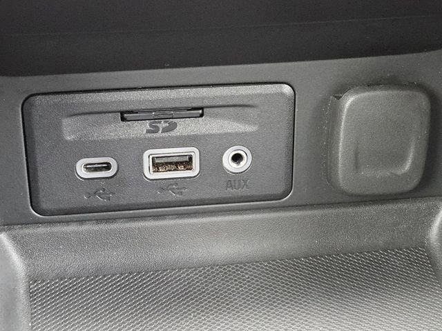 Used 2023 GMC Terrain SLT w/ Infotainment Package II image 7