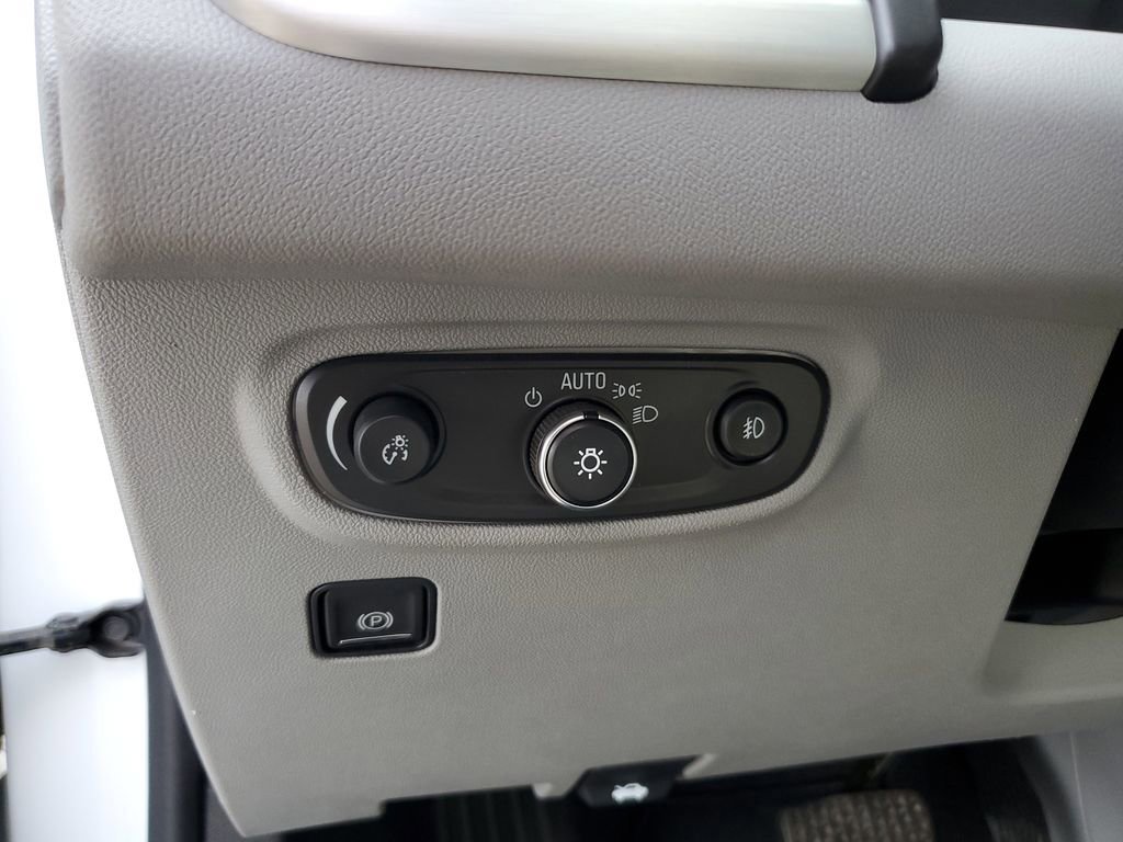 Used 2024 GMC Terrain SLT image 18