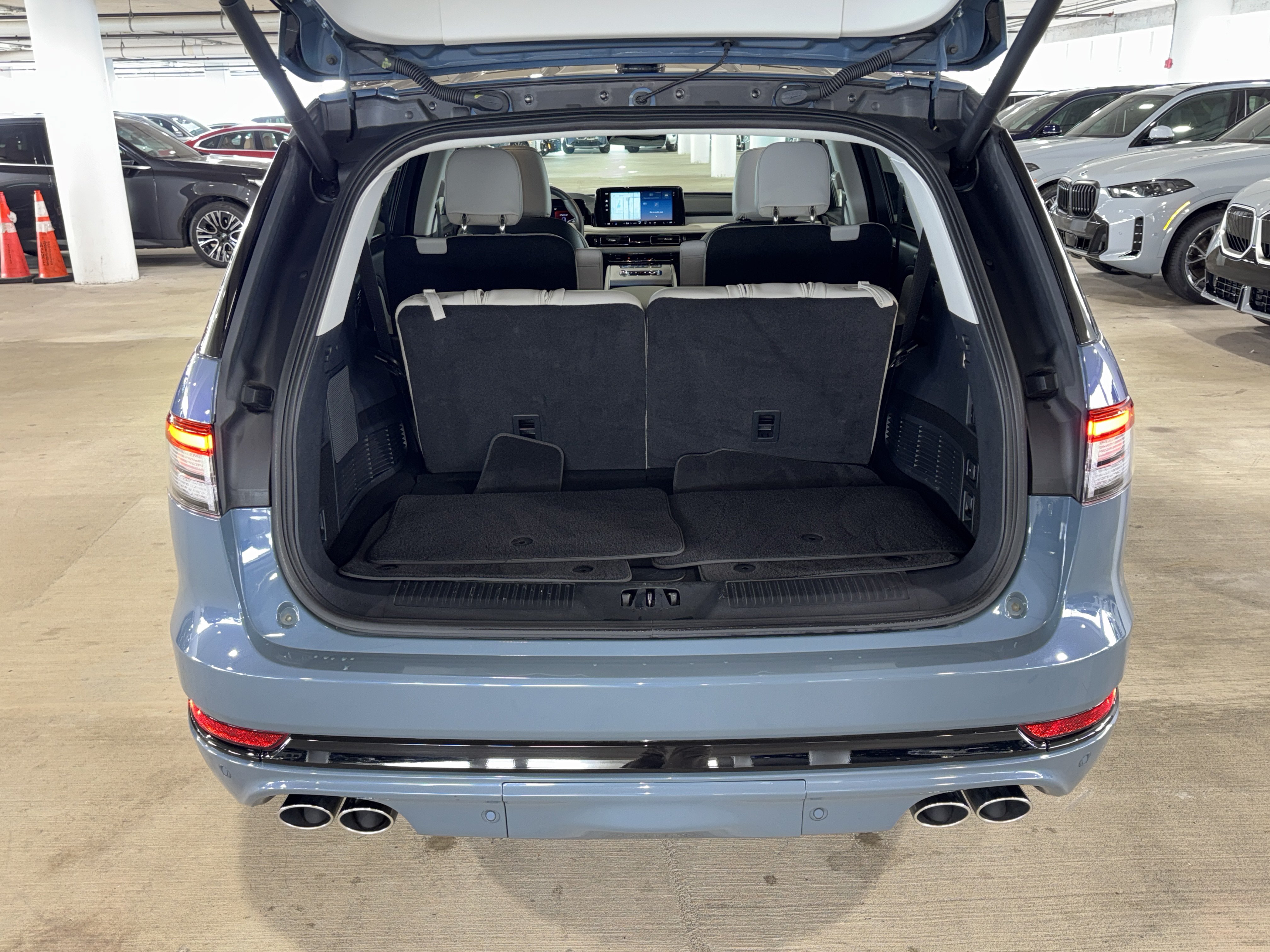 Used 2025 Lincoln Aviator Reserve w/ Jet Appearance Package RWD image 14