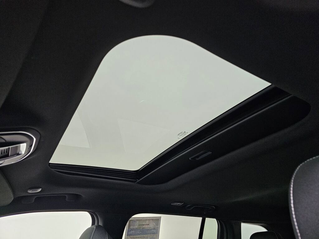 New 2025 Jeep Grand Cherokee Laredo X w/ Trailer Tow Package image 19