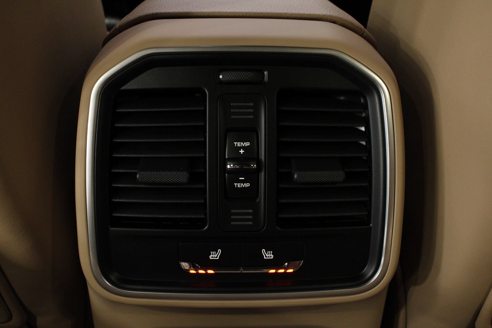 New 2026 Porsche Macan AWD/4WD image 30