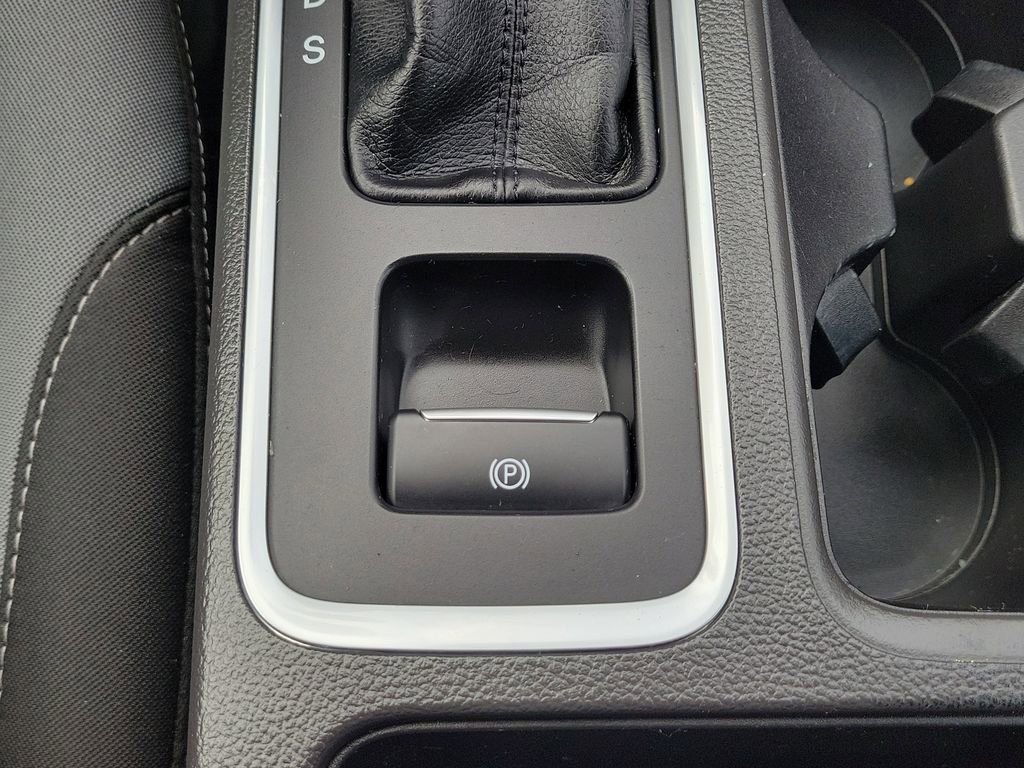 Used 2017 Ford Escape S image 33