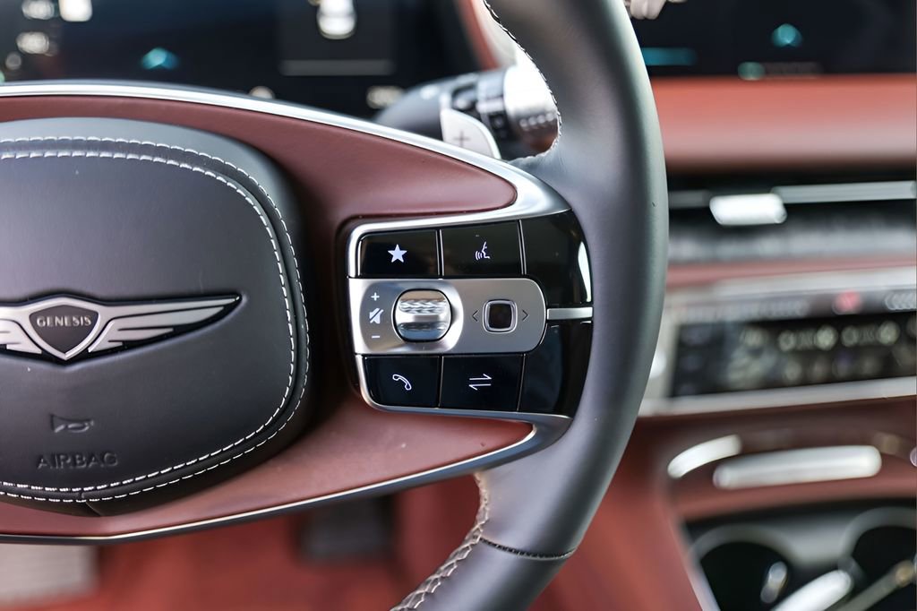 Used 2025 Genesis G90 3.5T AWD/4WD image 13