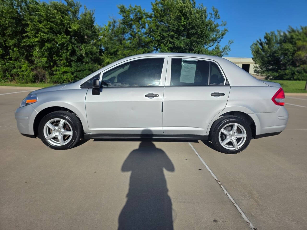 Used 2011 Nissan Versa Sedan FWD image 9