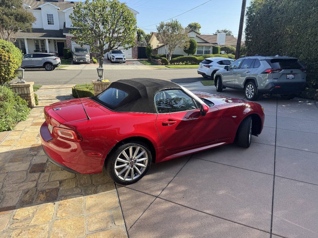 Used 2017 FIAT 124 Spider Lusso RWD image 8