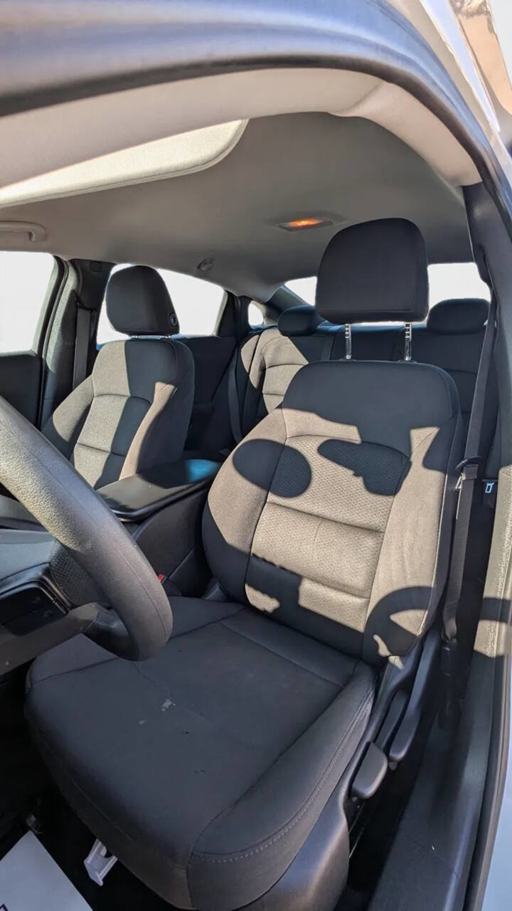 Used 2021 Chevrolet Malibu LS image 11