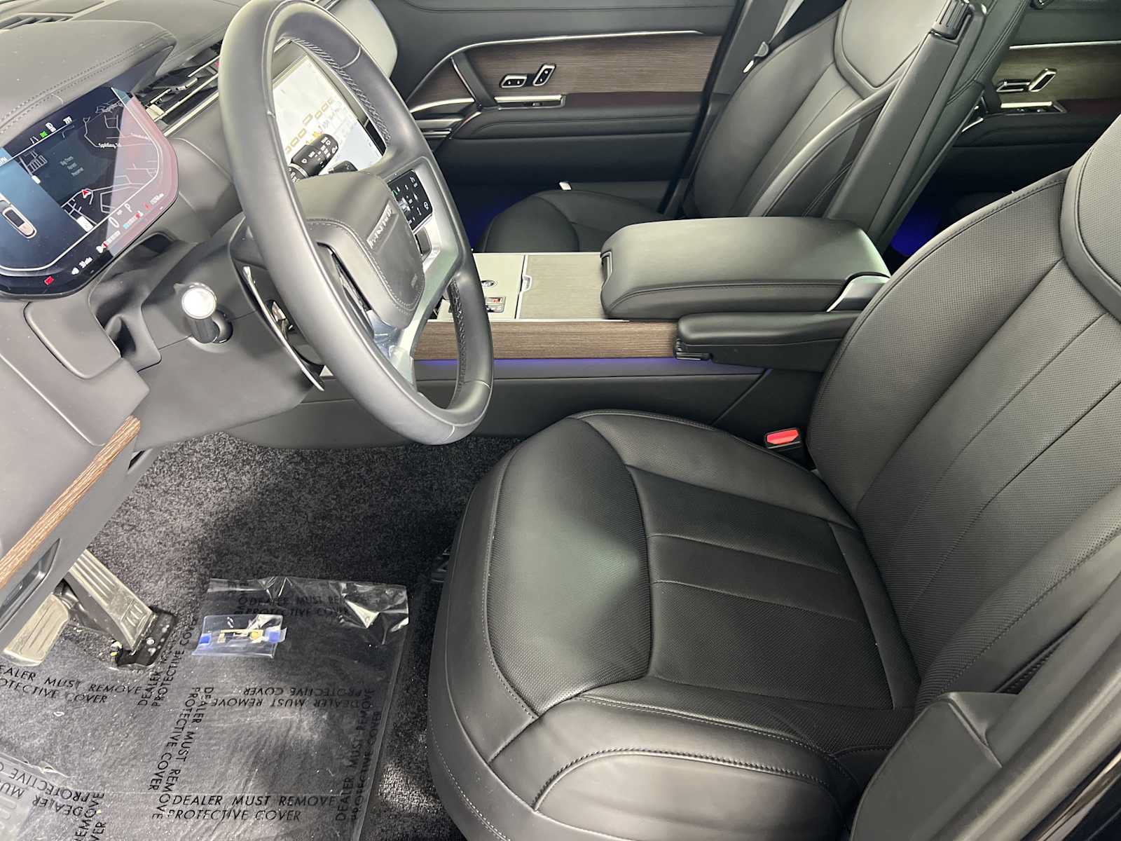 Used 2025 Land Rover Range Rover SE AWD/4WD image 9