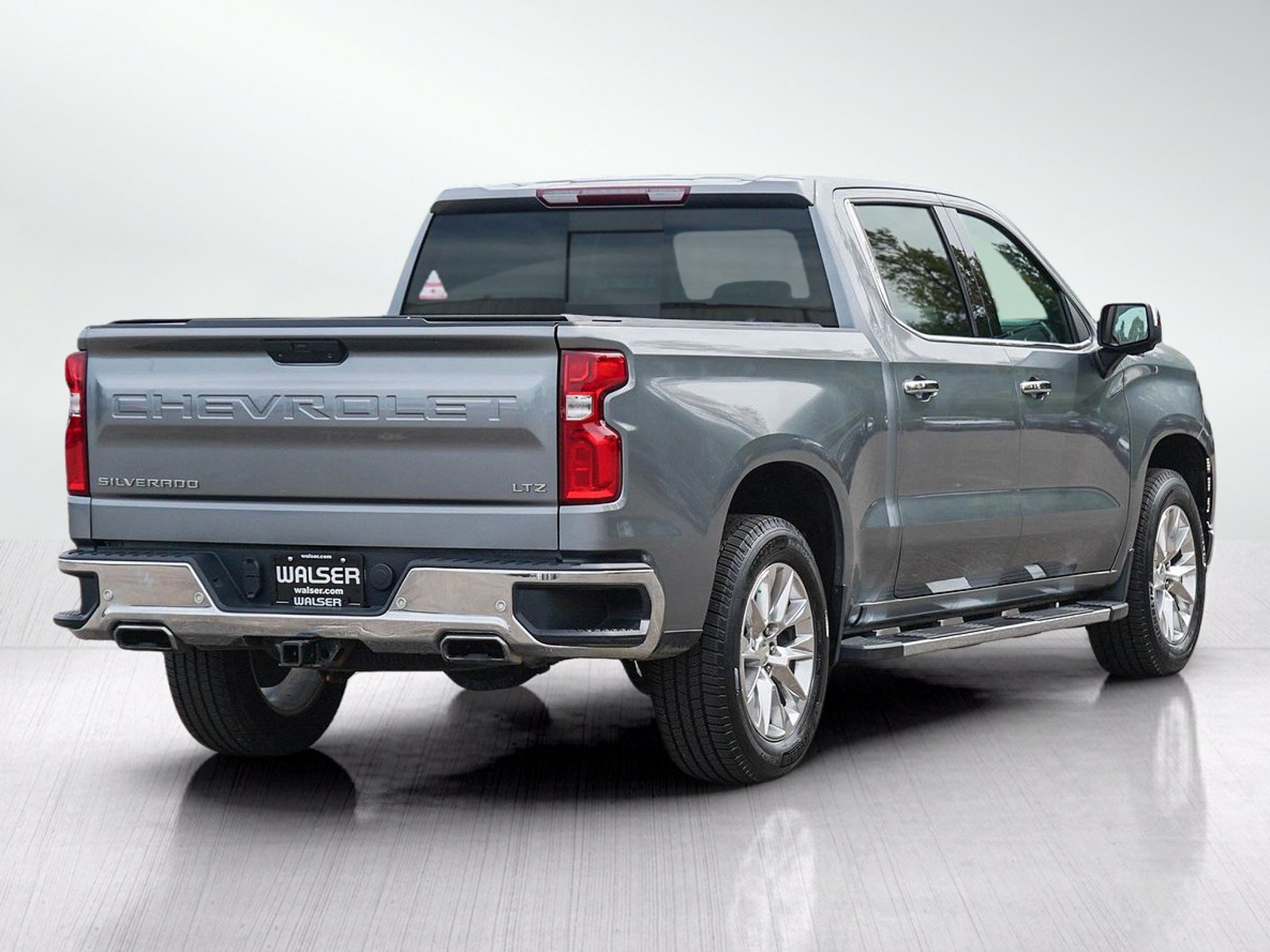 Used 2020 Chevrolet Silverado 1500 LTZ w/ LTZ Premium Package AWD/4WD image 5