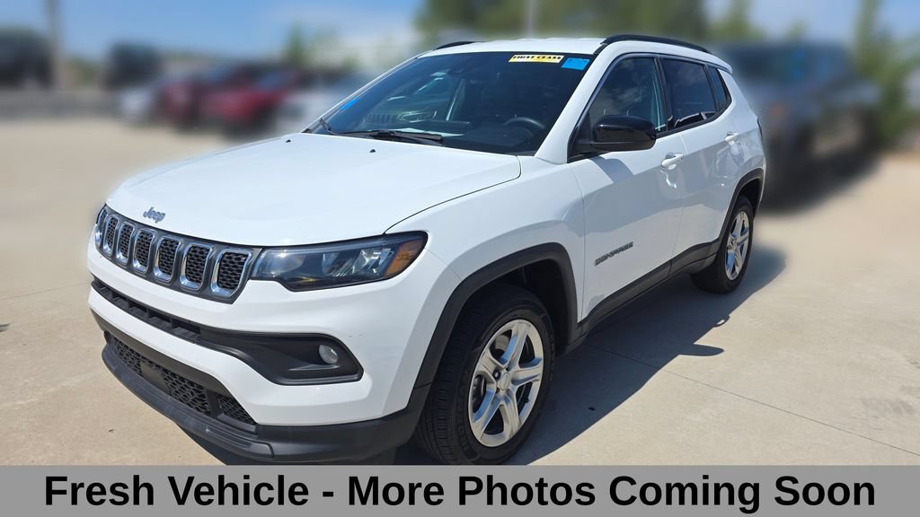 Used 2023 Jeep Compass Latitude AWD/4WD image 1