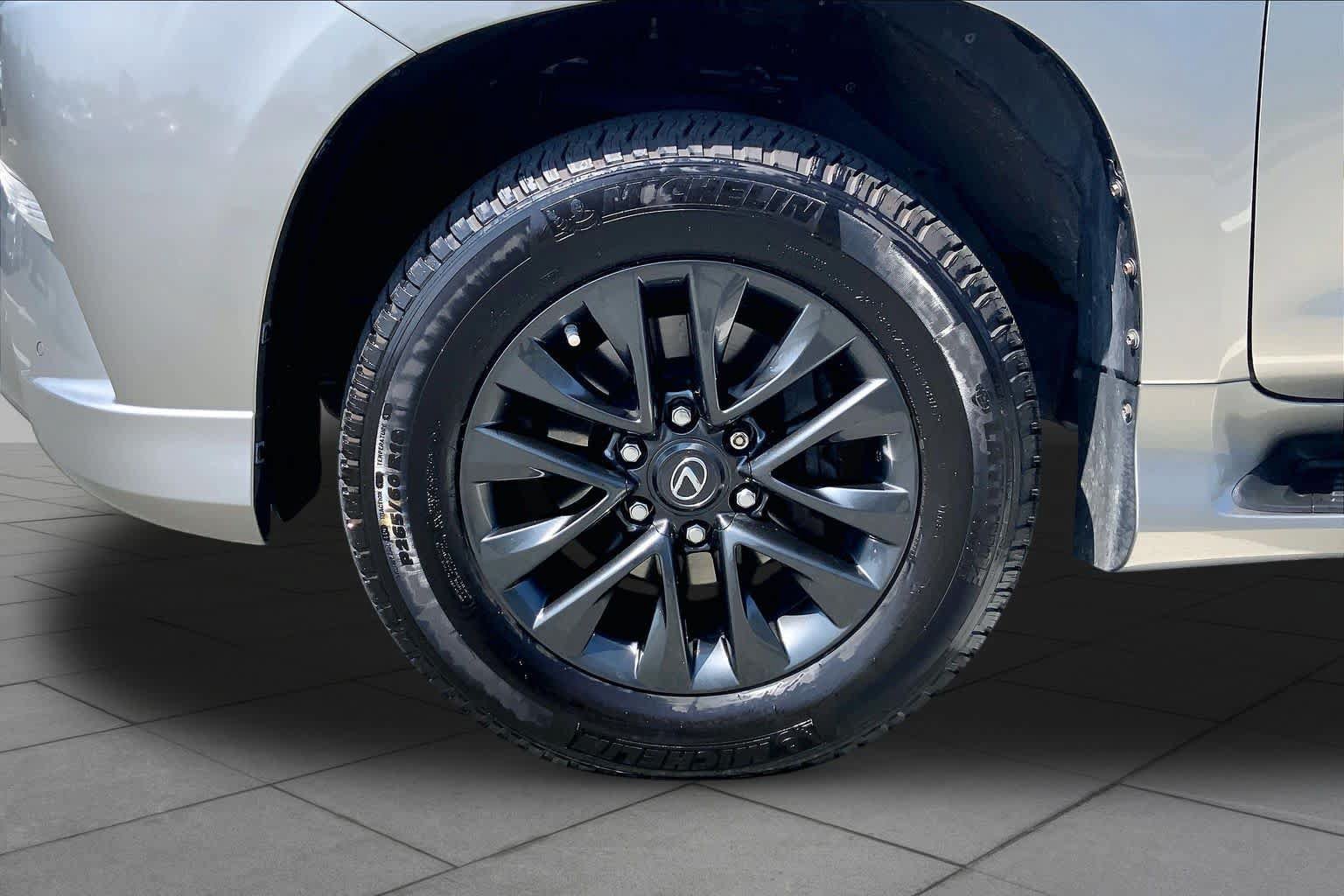 Used 2022 Lexus GX 460 Premium w/ Premium Plus Package AWD/4WD image 11