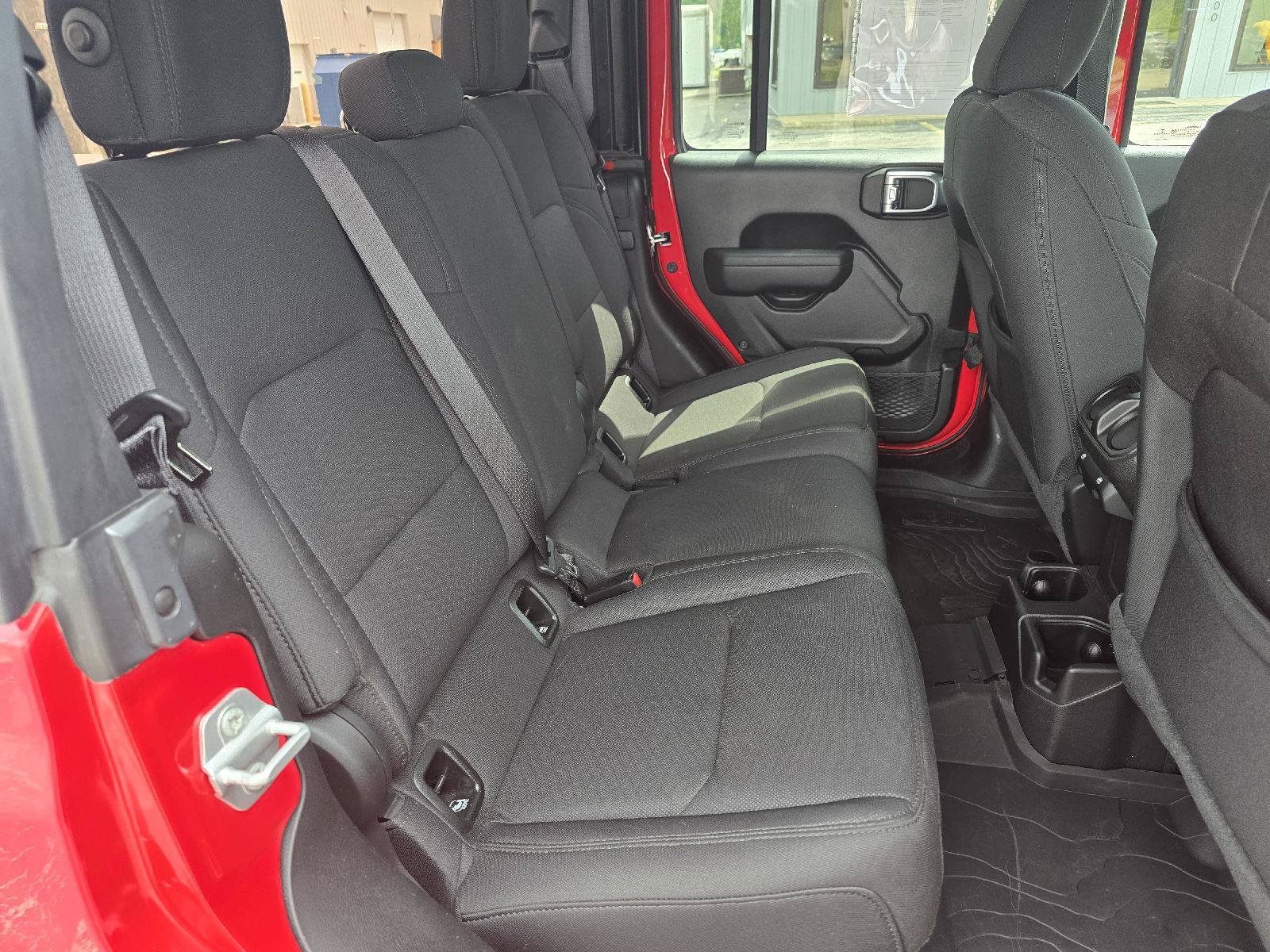 Used 2022 Jeep Gladiator Sport AWD/4WD image 35