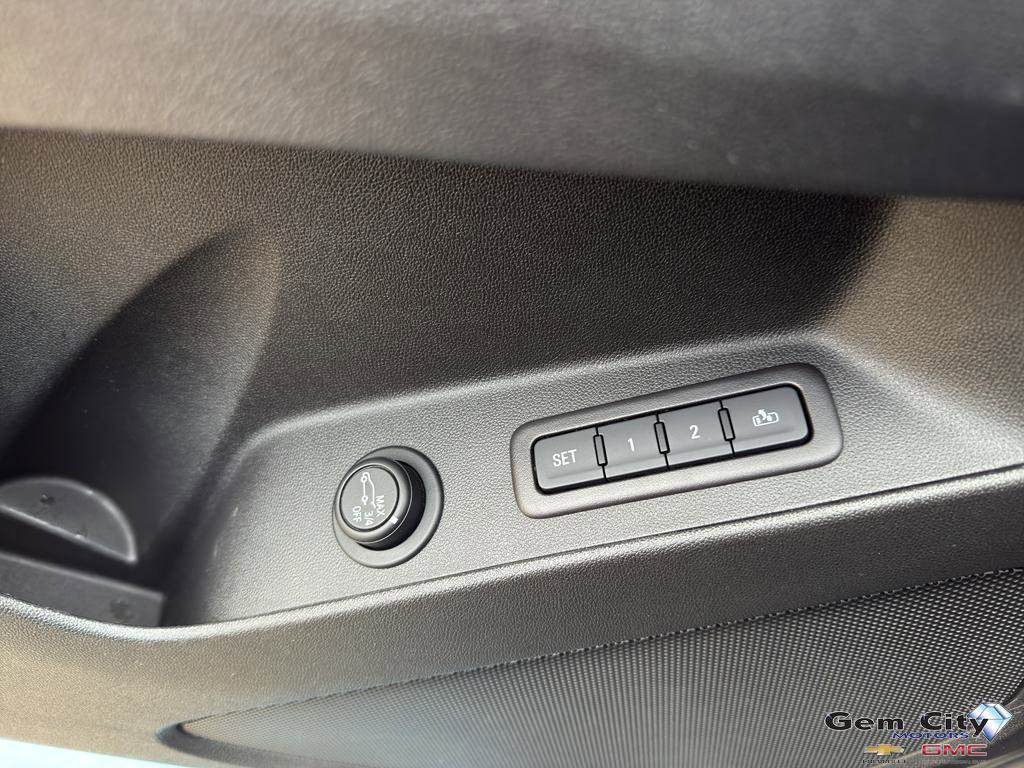 Used 2021 Chevrolet Equinox LT image 30