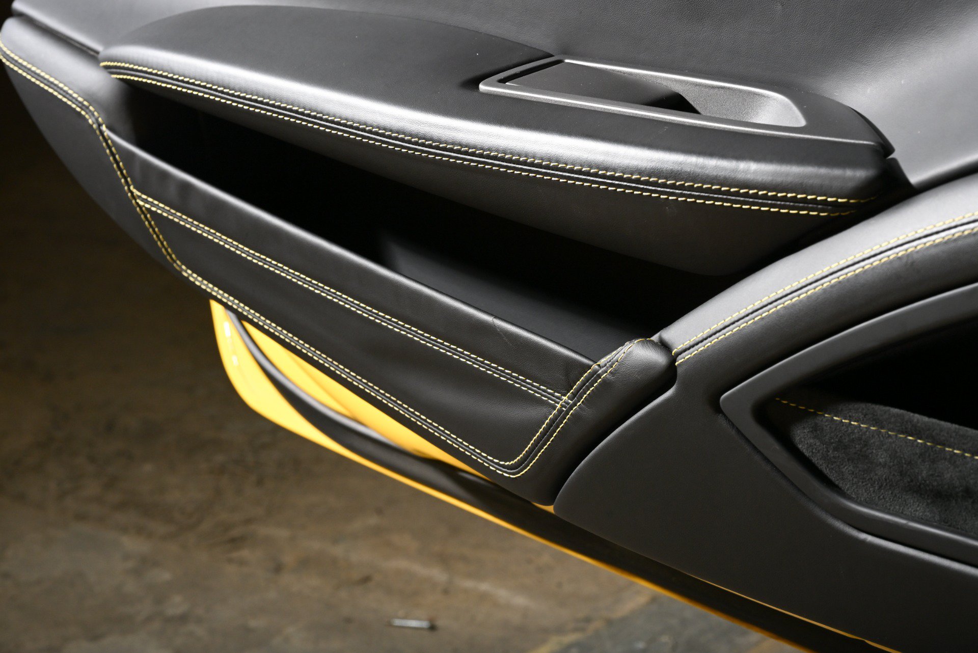 Used 2011 Ferrari 458 Italia Coupe RWD image 13