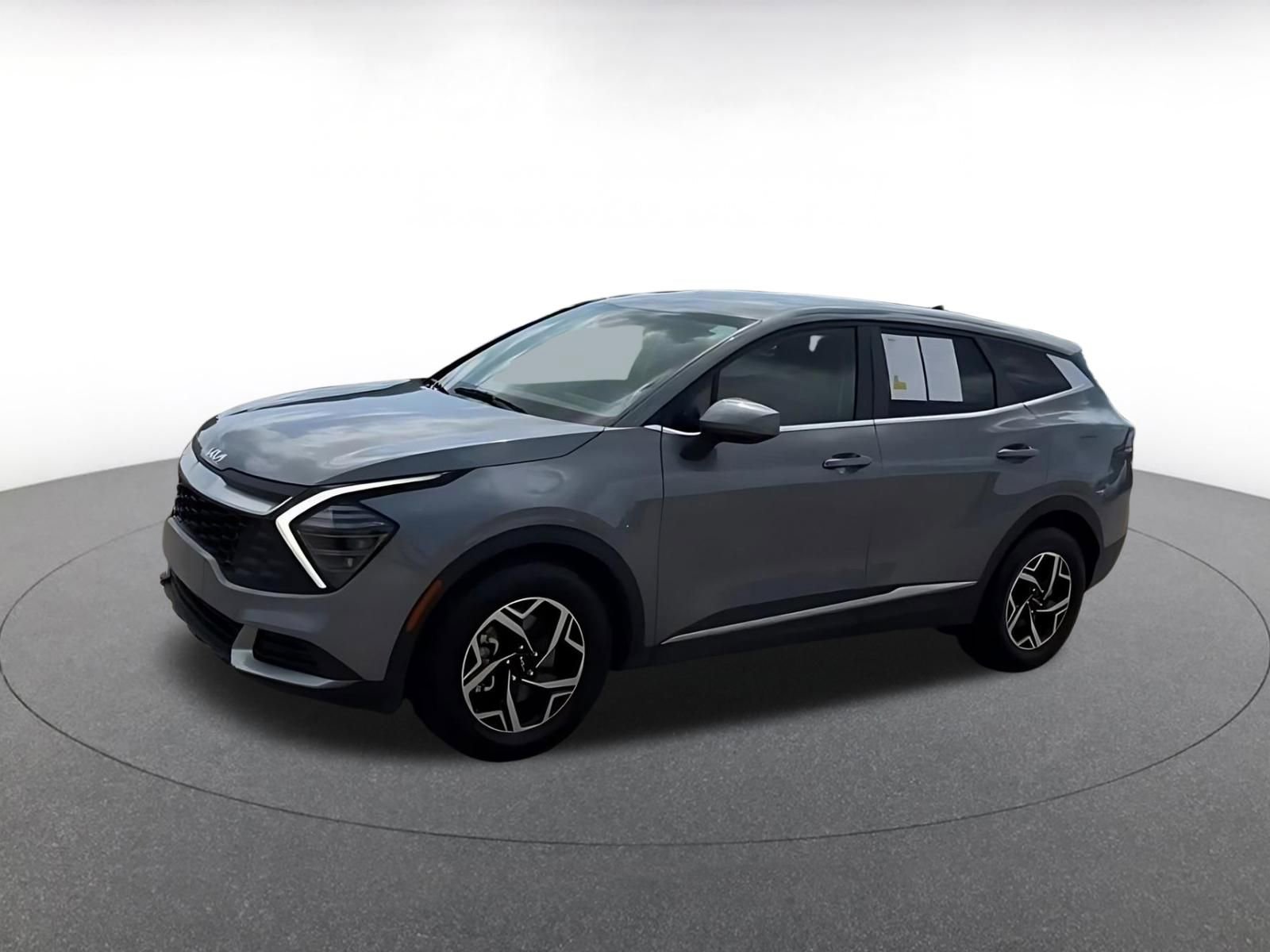 Used 2025 Kia Sportage LX image 8