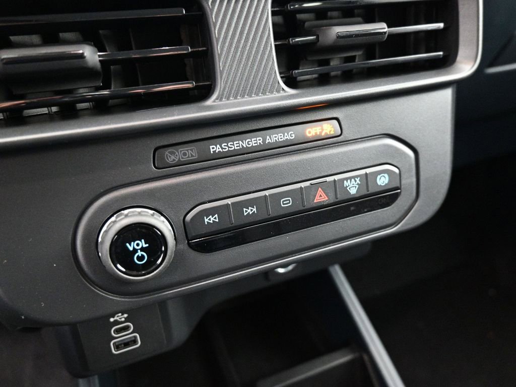 New 2026 Ford Maverick XL image 14