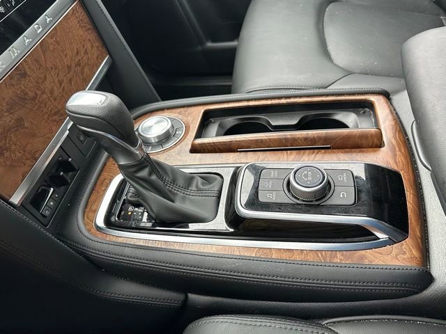 Used 2024 Nissan Armada SL w/ Captain's Chairs Package image 16
