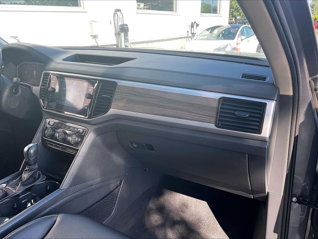 Certified 2023 Volkswagen Atlas SEL AWD/4WD image 12