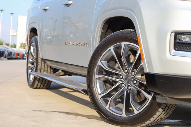 Used 2023 Jeep Grand Wagoneer L Series III w/ Rear Seat Video Group 1 image 3