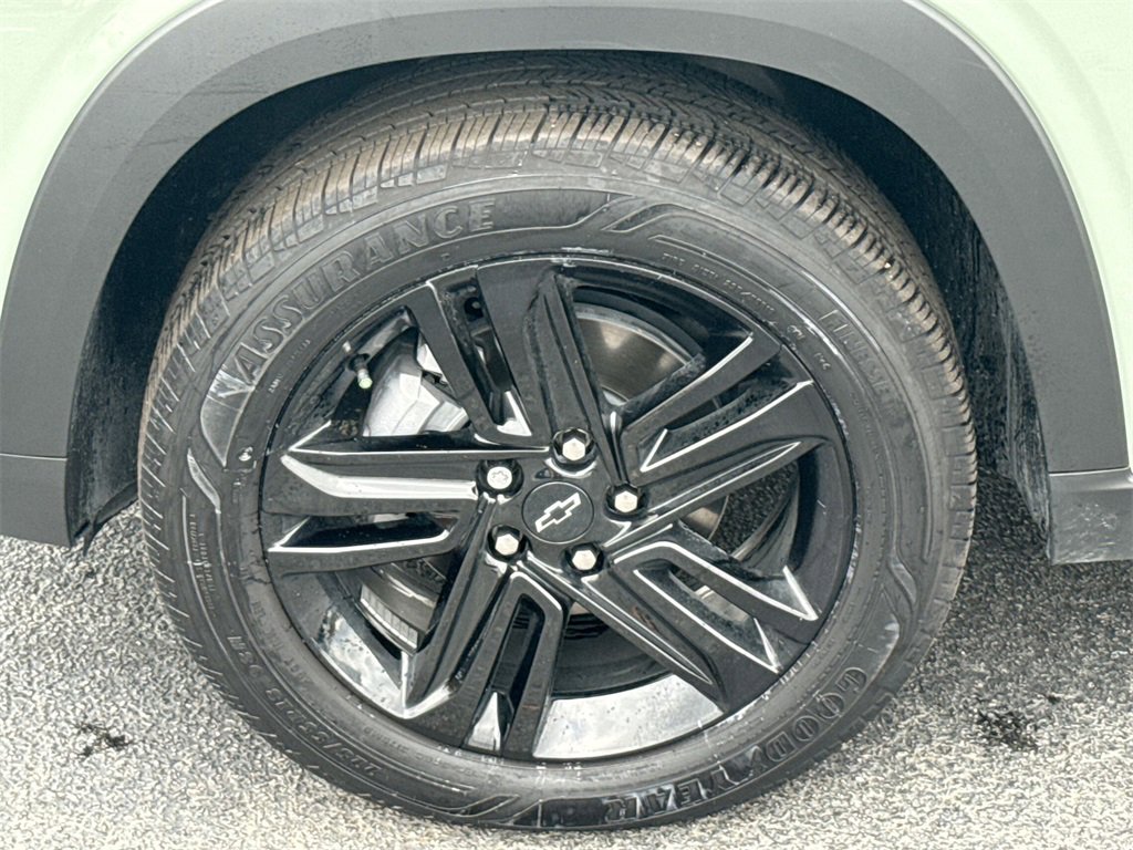 Used 2025 Chevrolet Trax ACTIV w/ Driver Confidence Package image 12