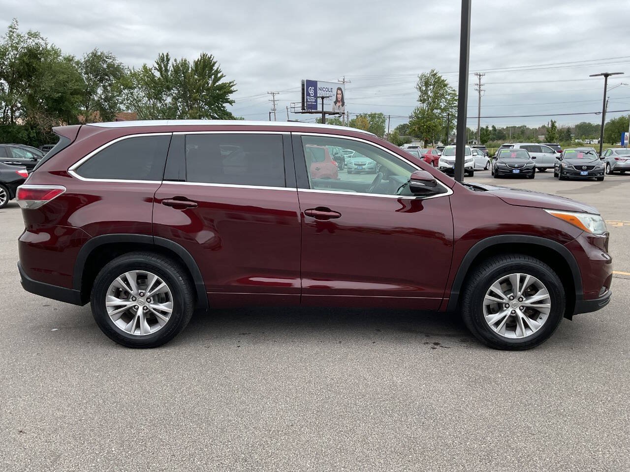Used 2015 Toyota Highlander XLE AWD/4WD image 9