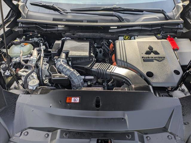 Used 2024 Mitsubishi Outlander 4WD Plug-In Hybrid image 25