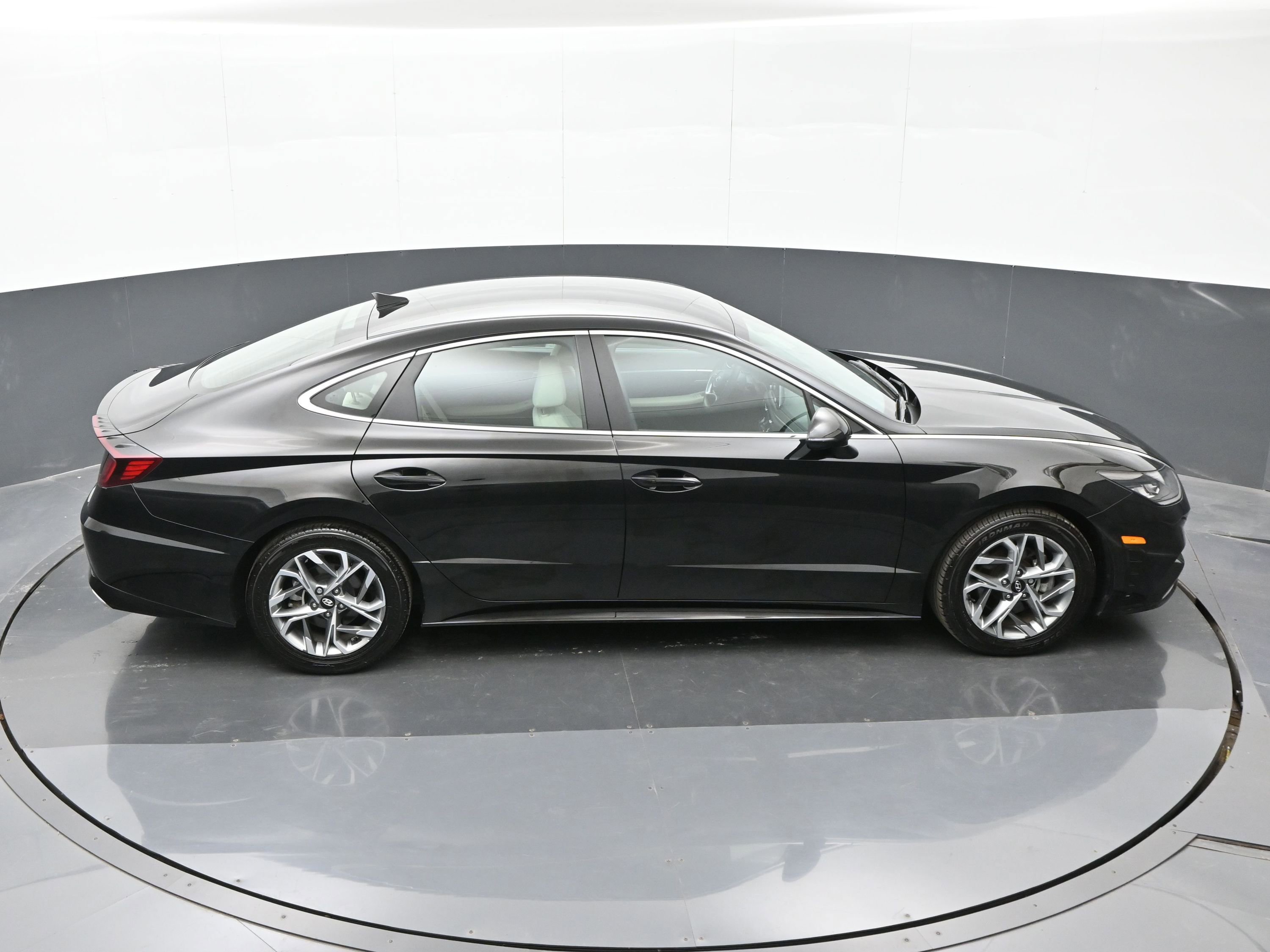 Used 2022 Hyundai Sonata SEL w/ Preferred Accessory Package image 37