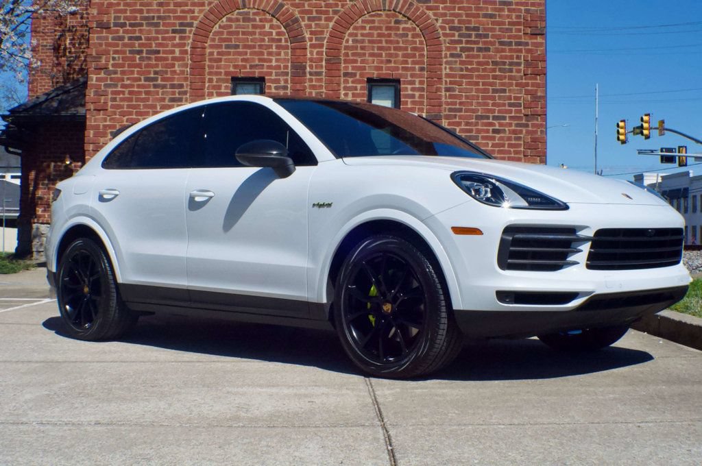 Used 2023 Porsche Cayenne Platinum Edition AWD/4WD image 3