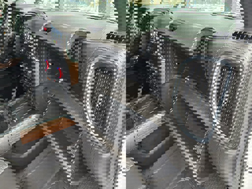 Used 2021 Chevrolet Silverado 1500 High Country w/ Technology Package image 36