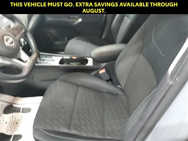 Used 2024 Nissan Kicks SV FWD image 4