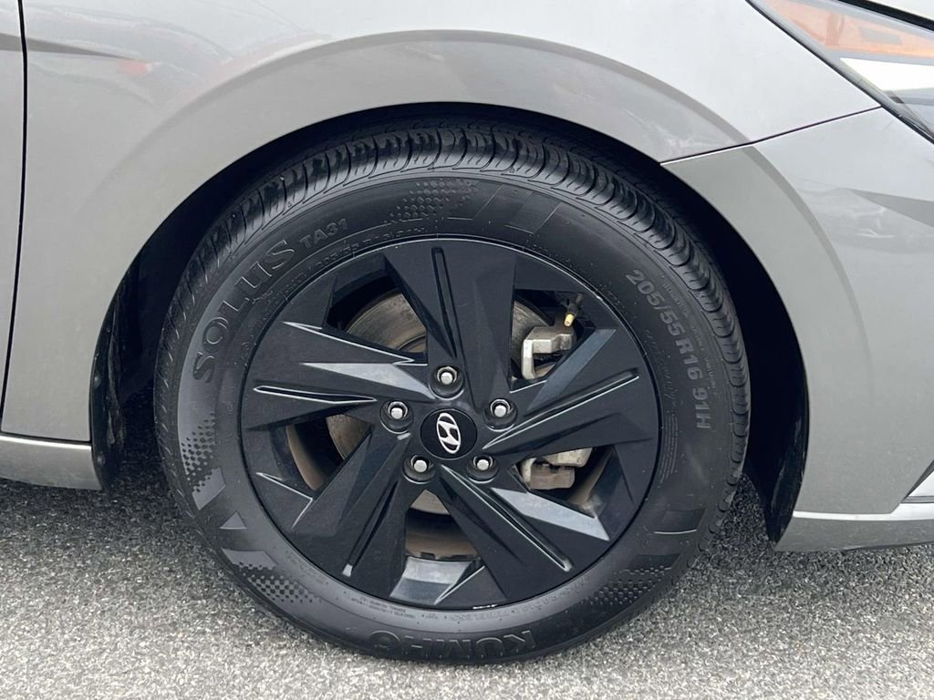 Certified 2023 Hyundai Elantra SEL w/ Preferred Accessory Package FWD image 8