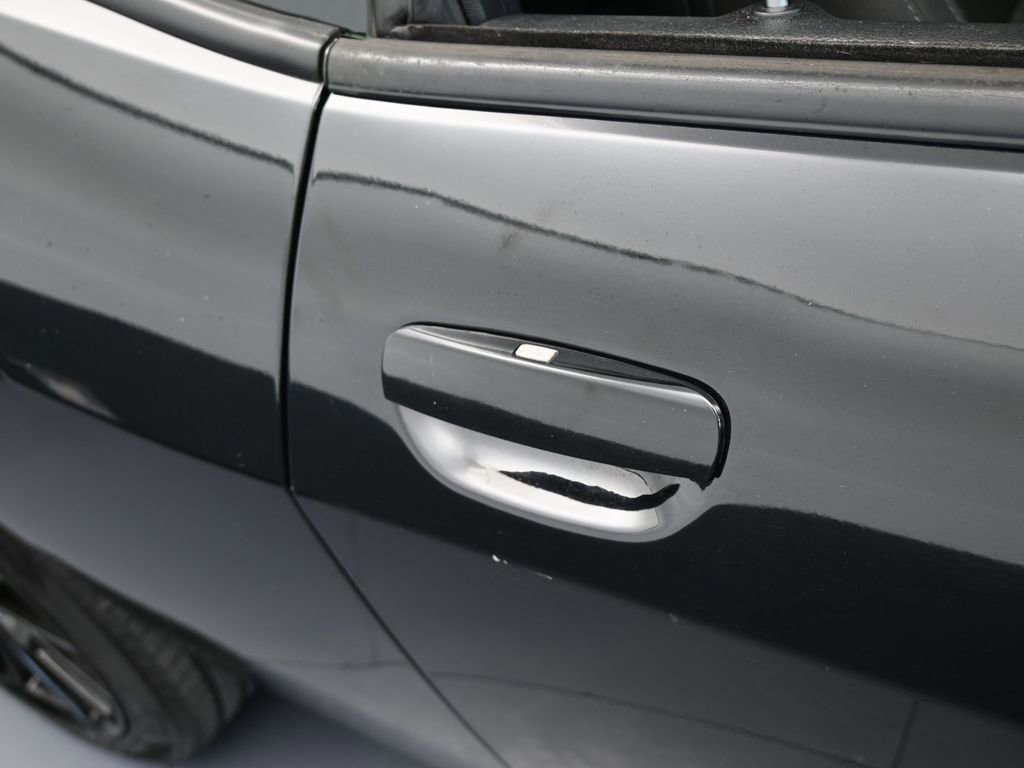 Used 2019 Dodge Challenger SXT image 38