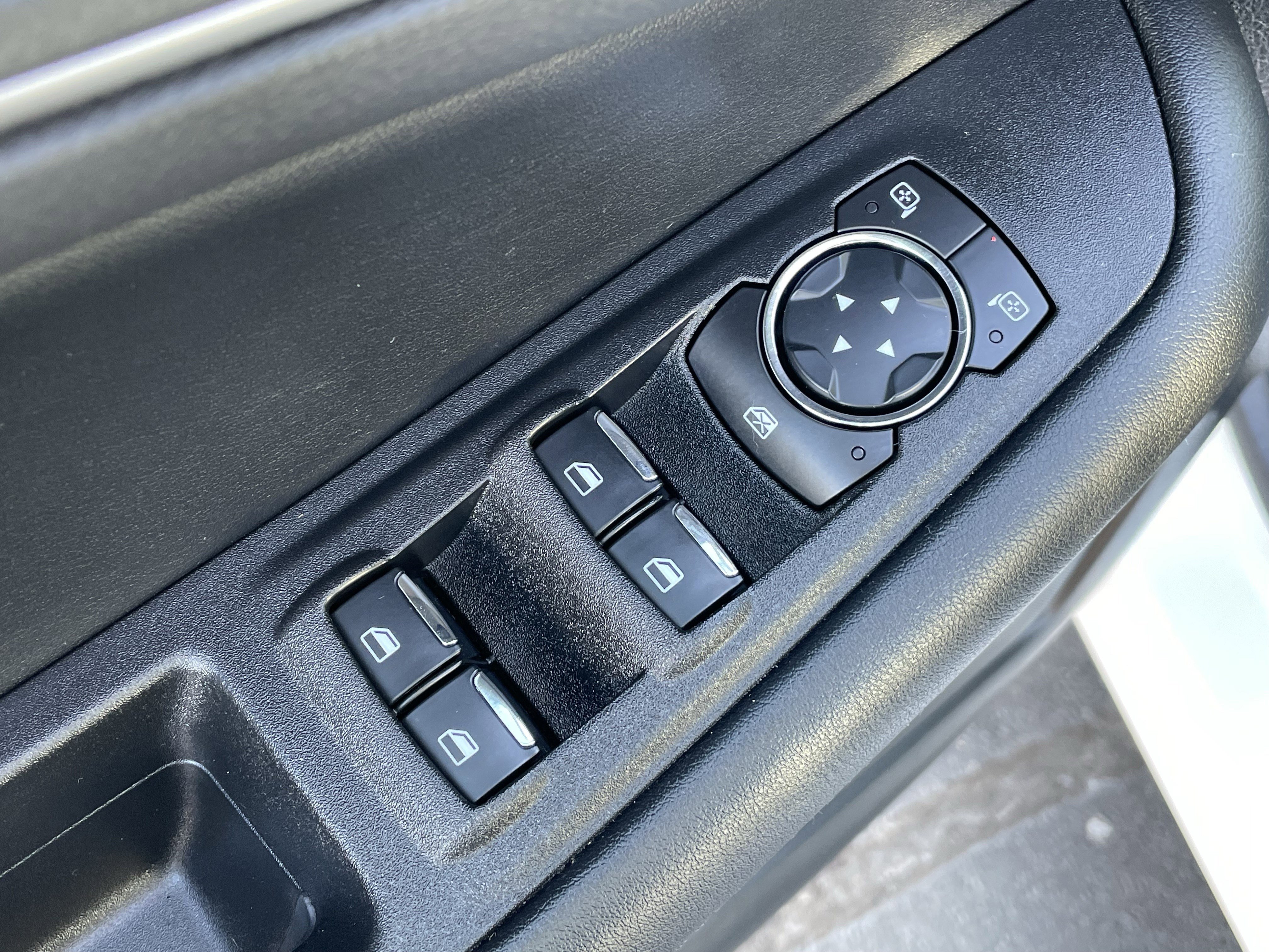 Used 2024 Ford Edge SEL w/ Convenience Package image 14