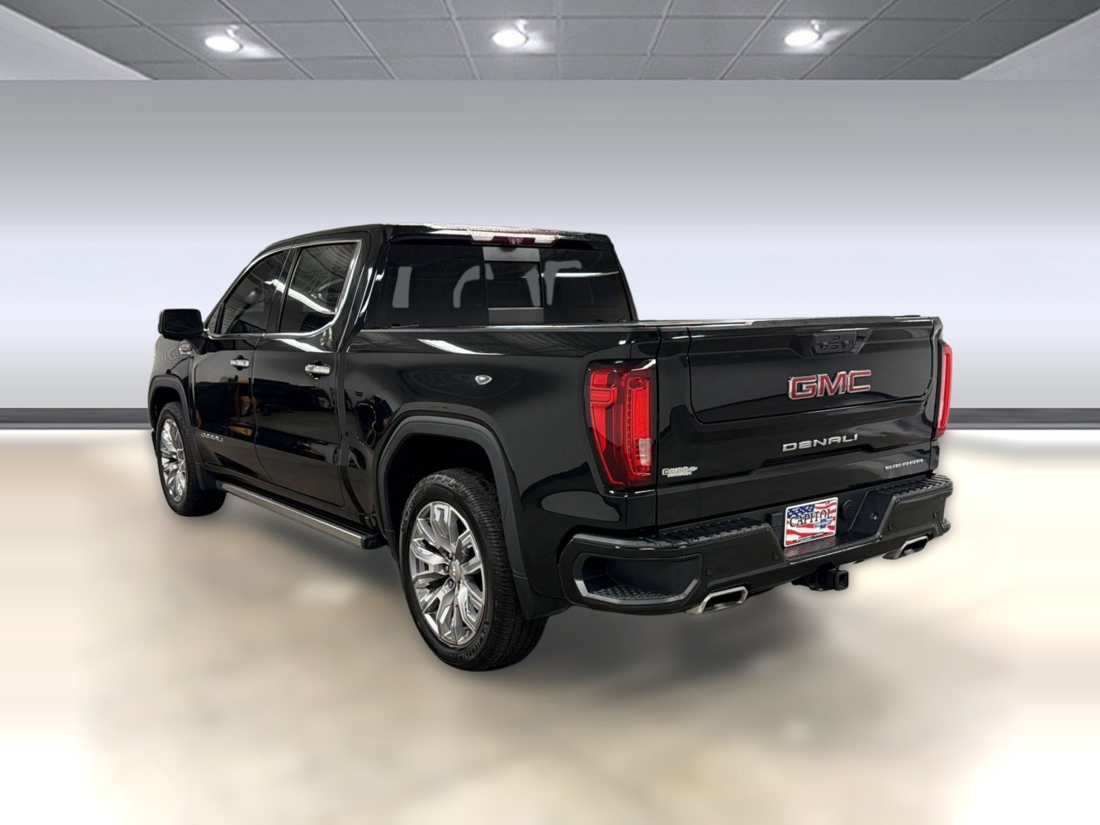 Used 2022 GMC Sierra 1500 Denali w/ Denali Reserve Package AWD/4WD image 2