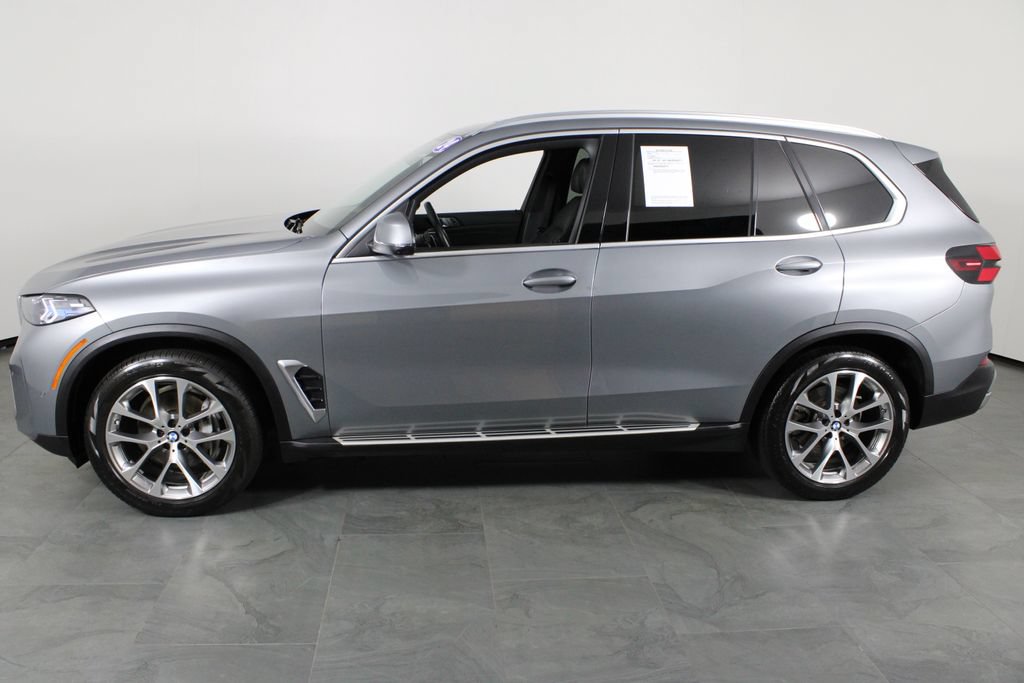 Used 2024 BMW X5 xDrive40i w/ Premium Package AWD/4WD image 11