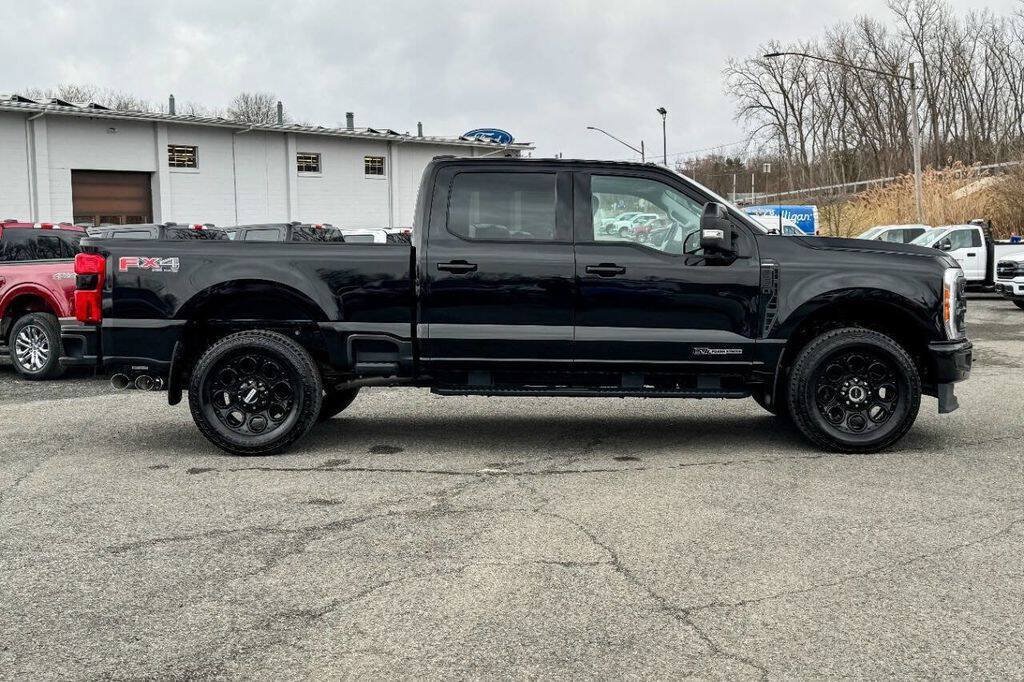 Used 2023 Ford F250 Lariat w/ Lariat Ultimate Package AWD/4WD image 2