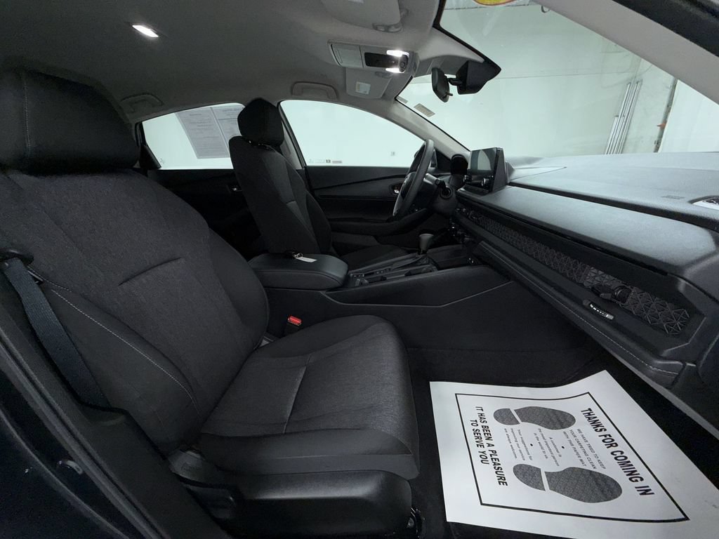 Certified 2025 Honda Accord LX image 18