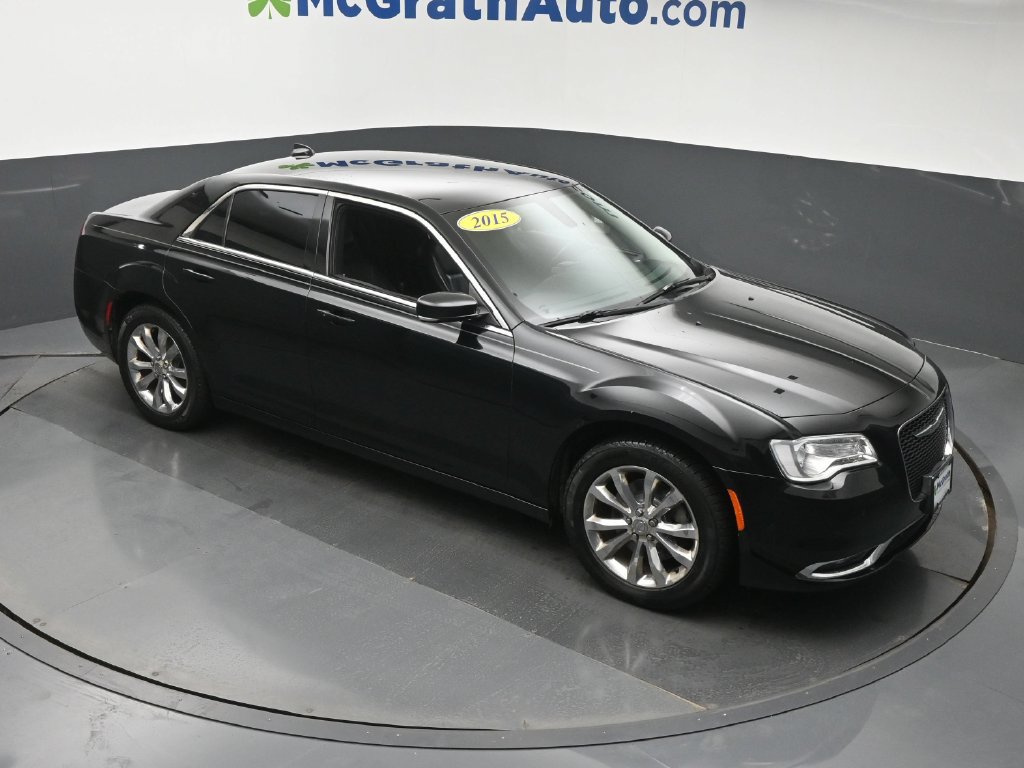 Used 2015 Chrysler 300 Limited w/ 300 Premium Group AWD/4WD image 3